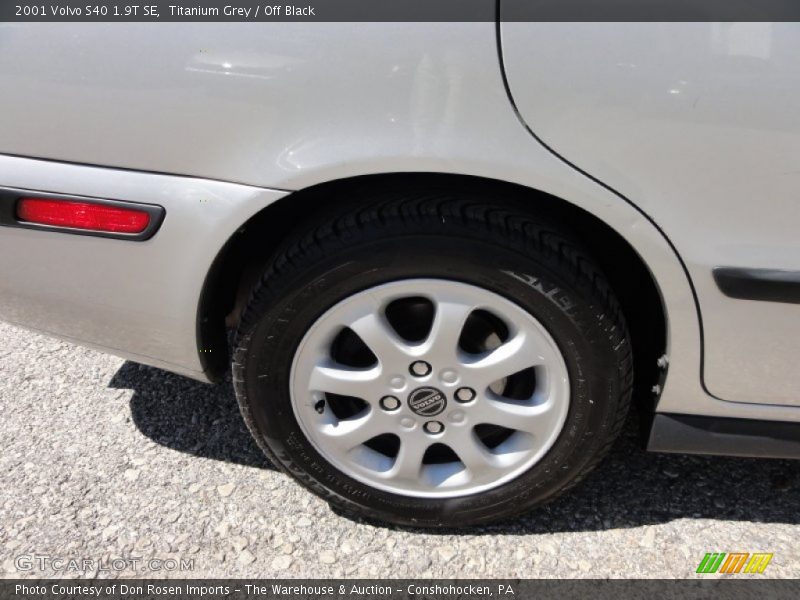 Titanium Grey / Off Black 2001 Volvo S40 1.9T SE
