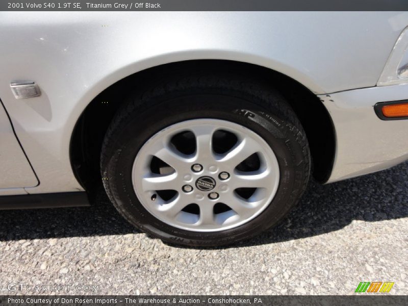 Titanium Grey / Off Black 2001 Volvo S40 1.9T SE