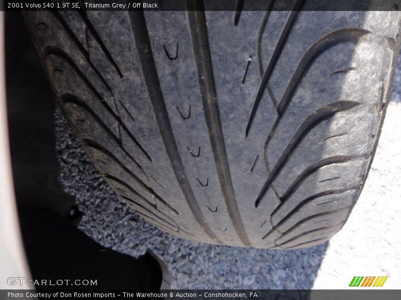 Titanium Grey / Off Black 2001 Volvo S40 1.9T SE