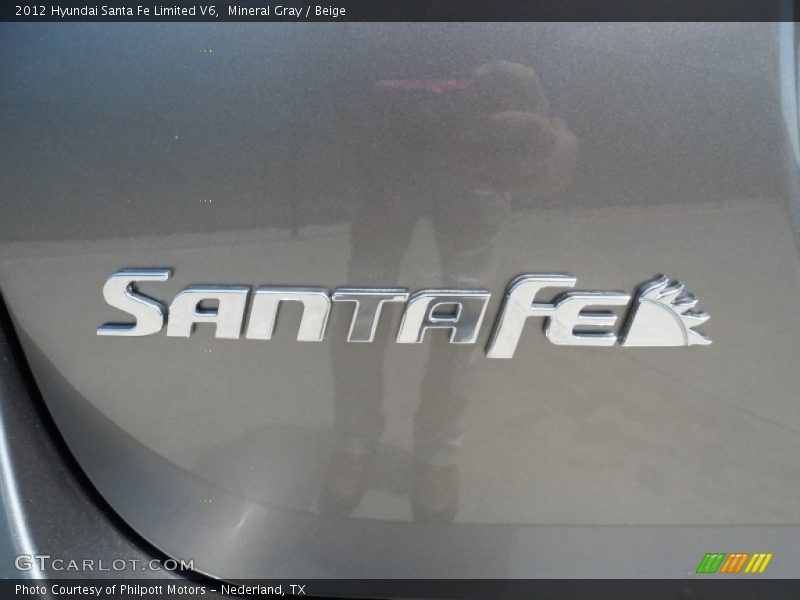  2012 Santa Fe Limited V6 Logo