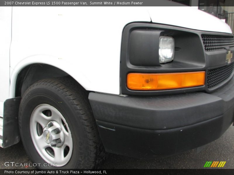 Summit White / Medium Pewter 2007 Chevrolet Express LS 1500 Passenger Van
