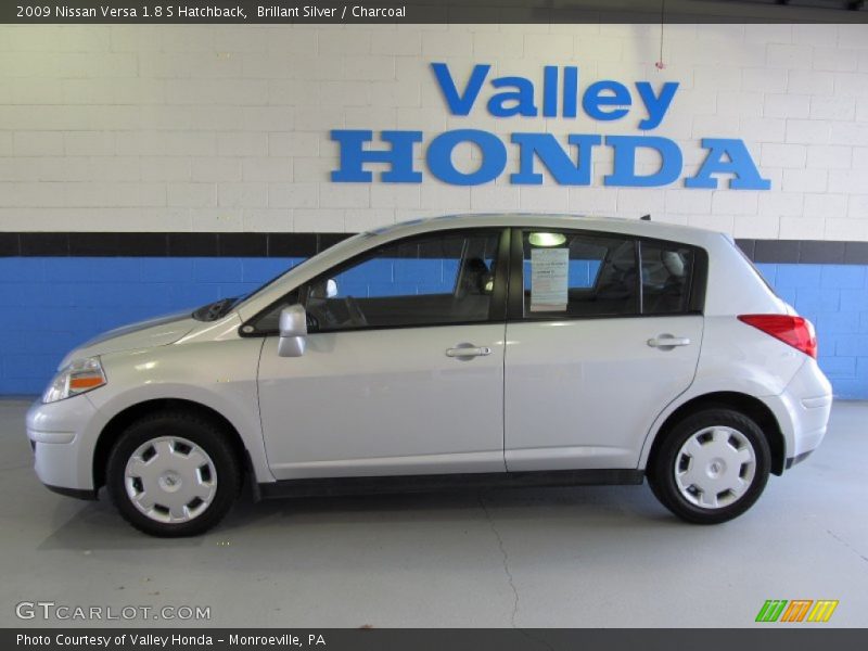 Brillant Silver / Charcoal 2009 Nissan Versa 1.8 S Hatchback