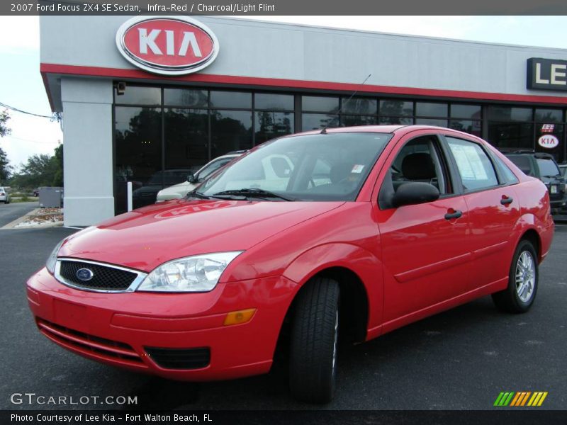 Infra-Red / Charcoal/Light Flint 2007 Ford Focus ZX4 SE Sedan