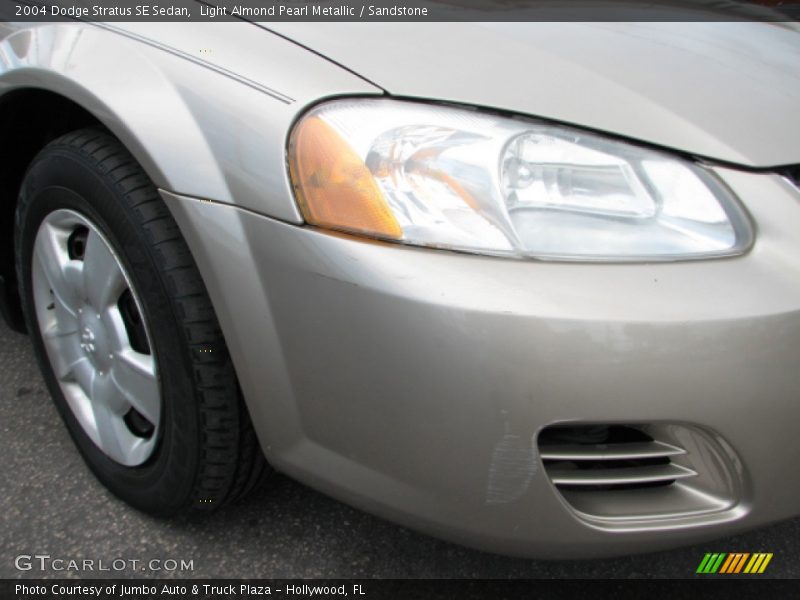Light Almond Pearl Metallic / Sandstone 2004 Dodge Stratus SE Sedan