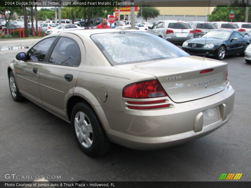  2004 Stratus SE Sedan Light Almond Pearl Metallic