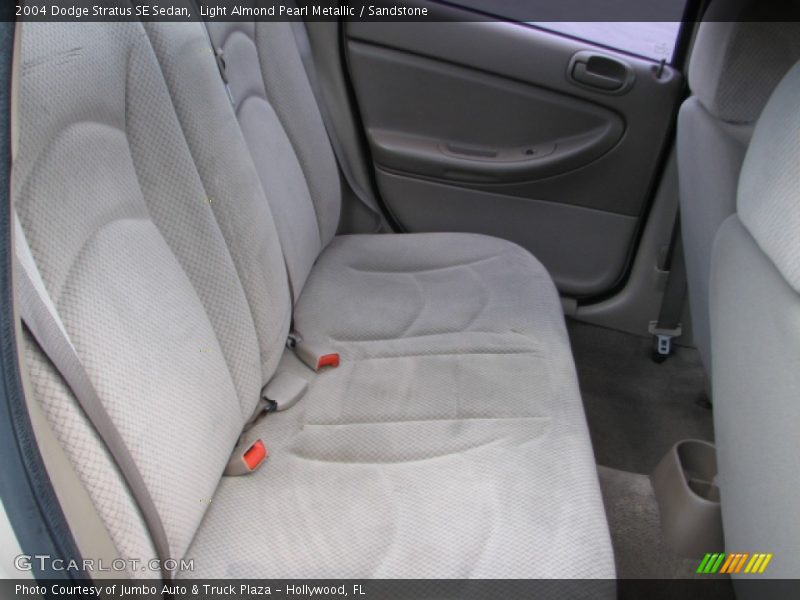 Light Almond Pearl Metallic / Sandstone 2004 Dodge Stratus SE Sedan