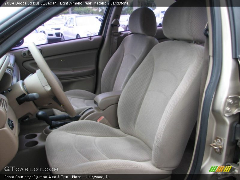  2004 Stratus SE Sedan Sandstone Interior