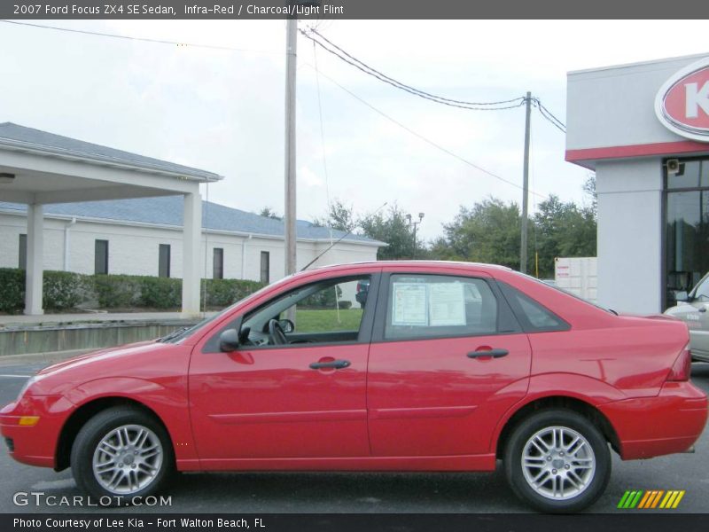 Infra-Red / Charcoal/Light Flint 2007 Ford Focus ZX4 SE Sedan