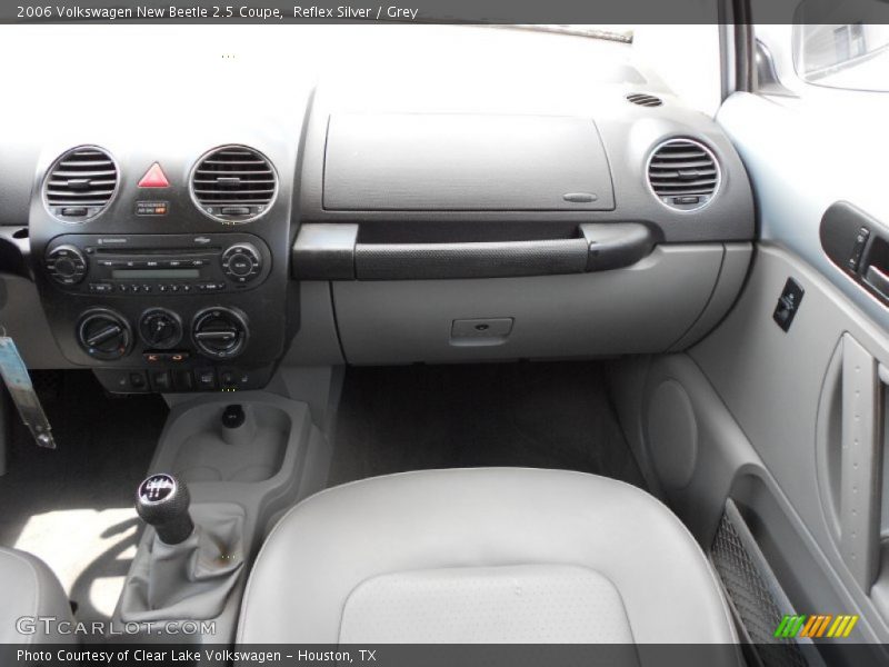 Reflex Silver / Grey 2006 Volkswagen New Beetle 2.5 Coupe