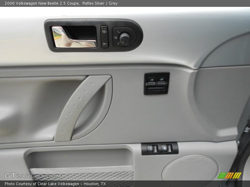 Reflex Silver / Grey 2006 Volkswagen New Beetle 2.5 Coupe
