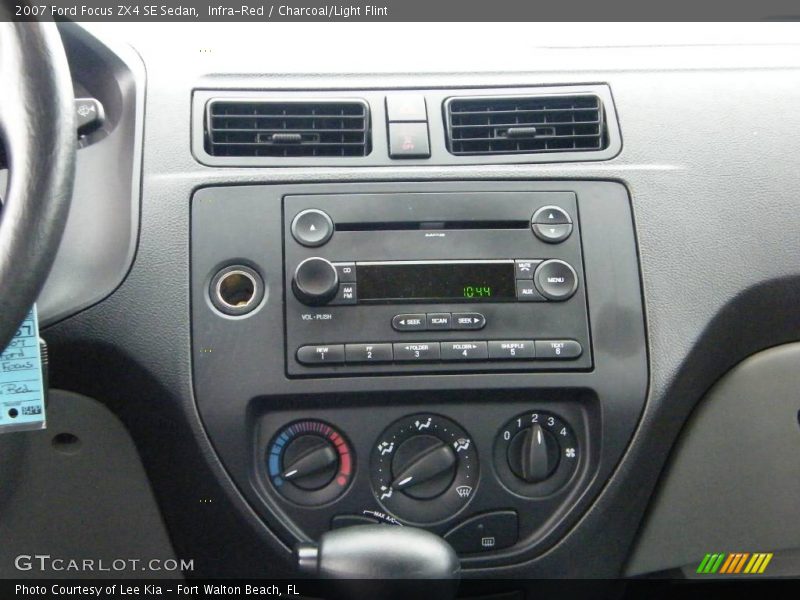 Infra-Red / Charcoal/Light Flint 2007 Ford Focus ZX4 SE Sedan