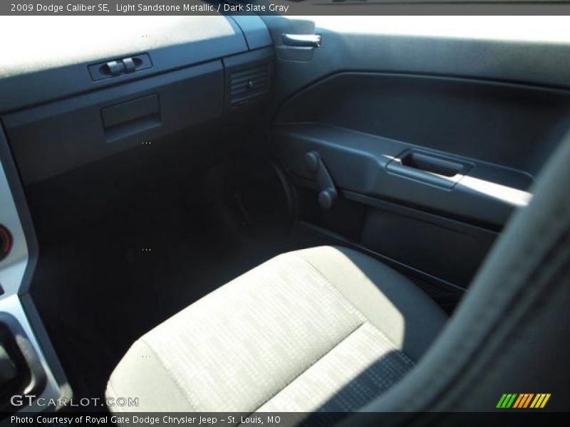 Light Sandstone Metallic / Dark Slate Gray 2009 Dodge Caliber SE