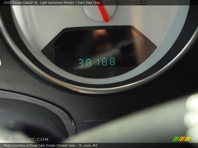 Light Sandstone Metallic / Dark Slate Gray 2009 Dodge Caliber SE