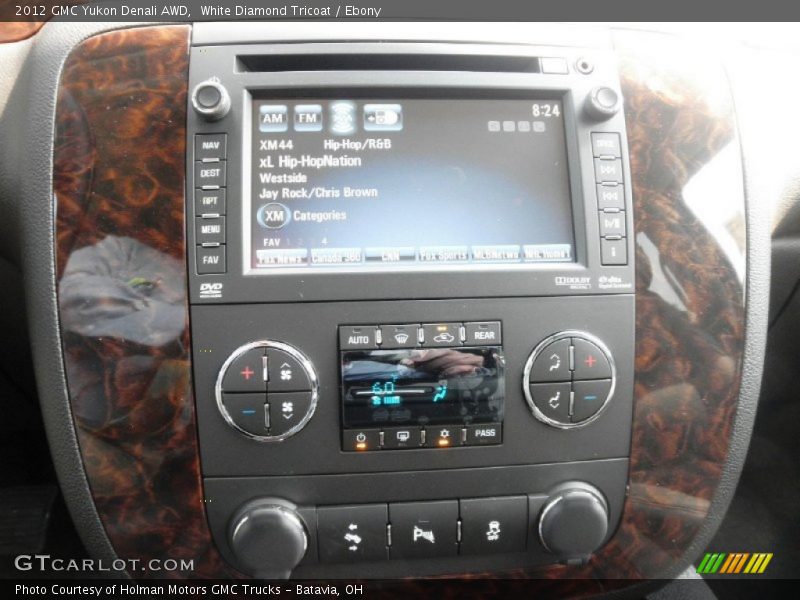 Controls of 2012 Yukon Denali AWD