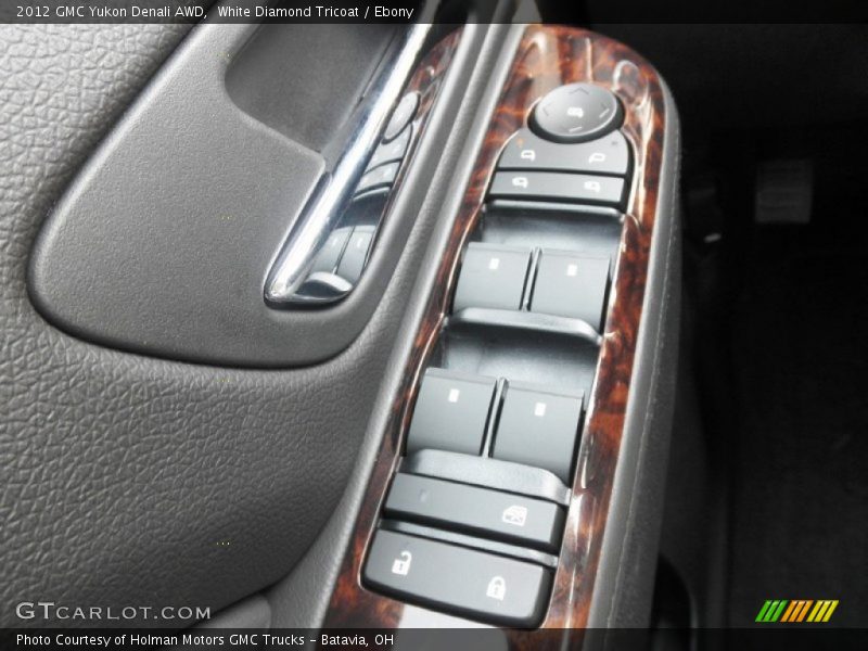 Controls of 2012 Yukon Denali AWD