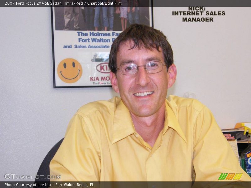 Infra-Red / Charcoal/Light Flint 2007 Ford Focus ZX4 SE Sedan