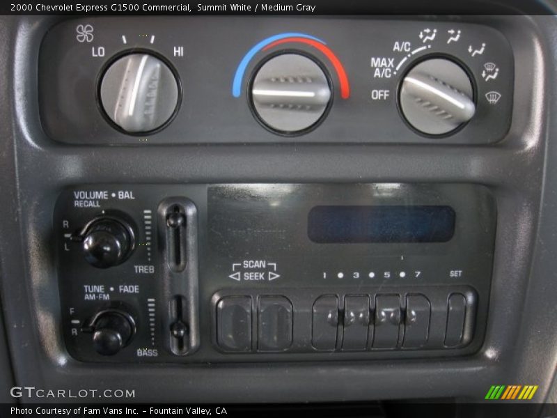 Audio System of 2000 Express G1500 Commercial