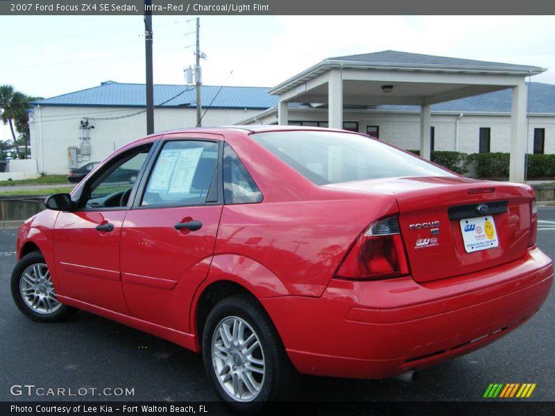 Infra-Red / Charcoal/Light Flint 2007 Ford Focus ZX4 SE Sedan