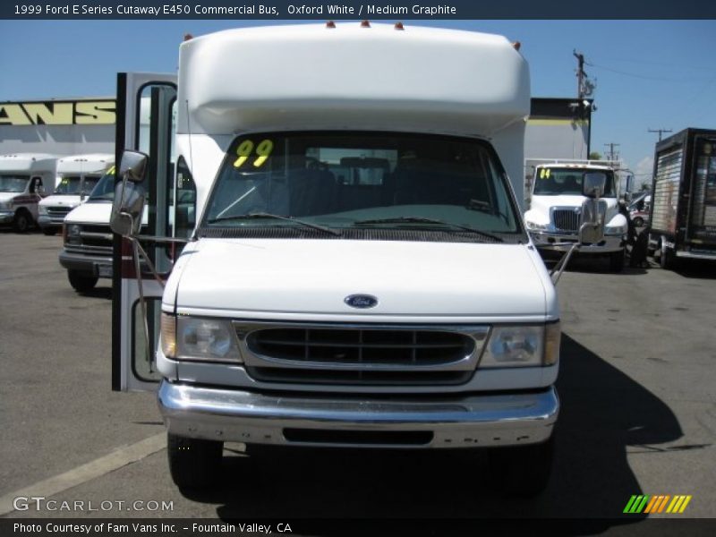 Oxford White / Medium Graphite 1999 Ford E Series Cutaway E450 Commercial Bus