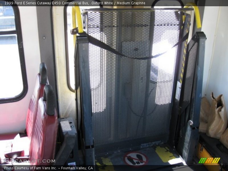 Oxford White / Medium Graphite 1999 Ford E Series Cutaway E450 Commercial Bus