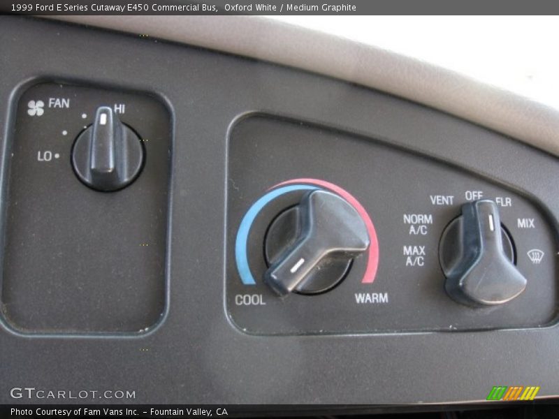 Oxford White / Medium Graphite 1999 Ford E Series Cutaway E450 Commercial Bus