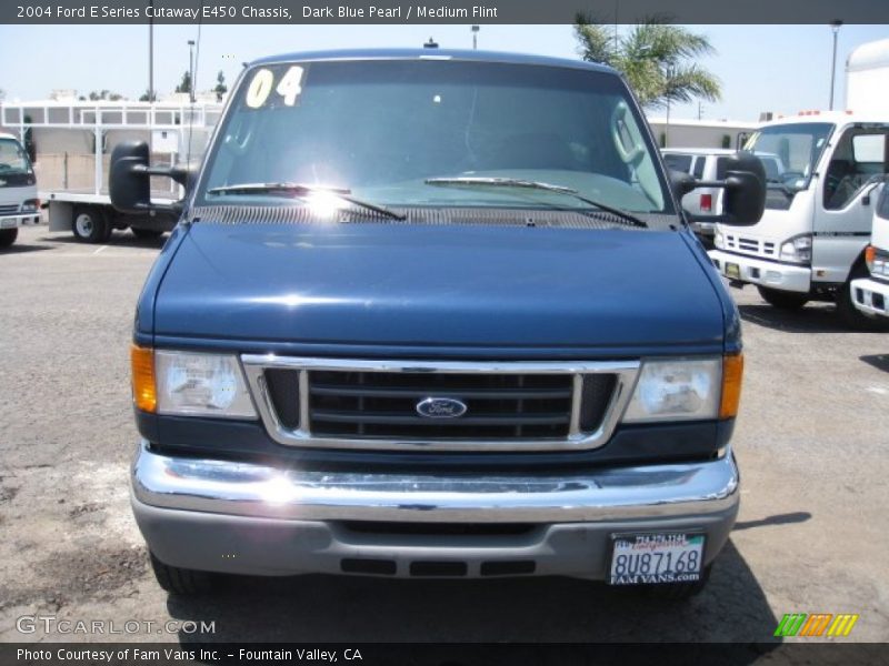 Dark Blue Pearl / Medium Flint 2004 Ford E Series Cutaway E450 Chassis