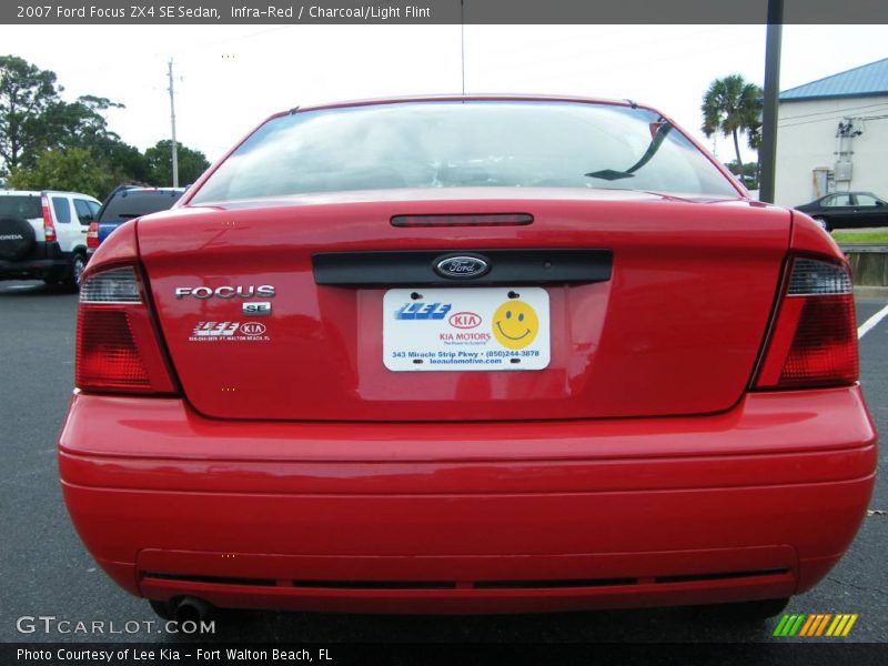 Infra-Red / Charcoal/Light Flint 2007 Ford Focus ZX4 SE Sedan