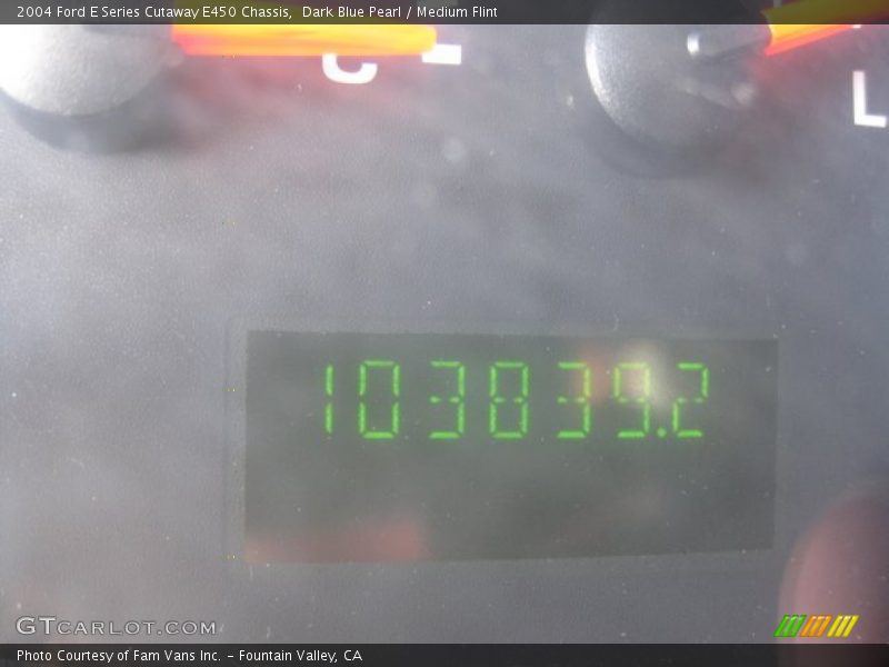 Dark Blue Pearl / Medium Flint 2004 Ford E Series Cutaway E450 Chassis