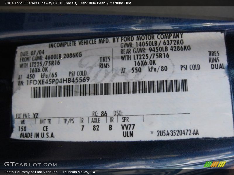 Dark Blue Pearl / Medium Flint 2004 Ford E Series Cutaway E450 Chassis