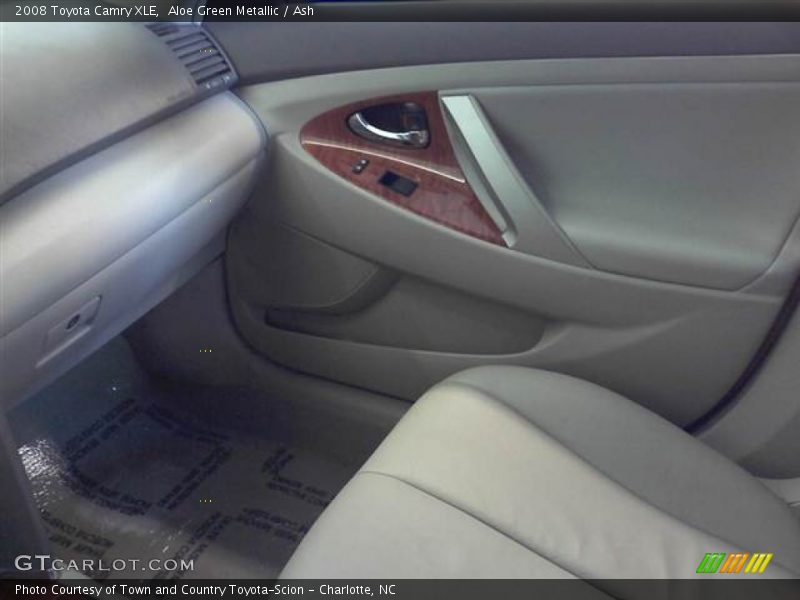 Aloe Green Metallic / Ash 2008 Toyota Camry XLE