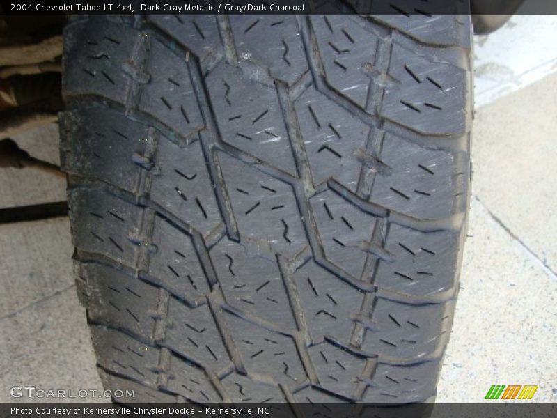 Dark Gray Metallic / Gray/Dark Charcoal 2004 Chevrolet Tahoe LT 4x4