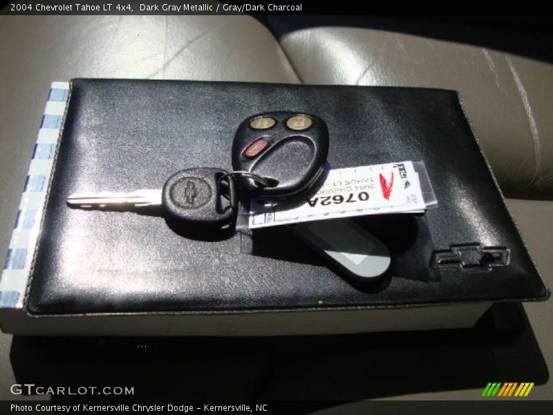Dark Gray Metallic / Gray/Dark Charcoal 2004 Chevrolet Tahoe LT 4x4