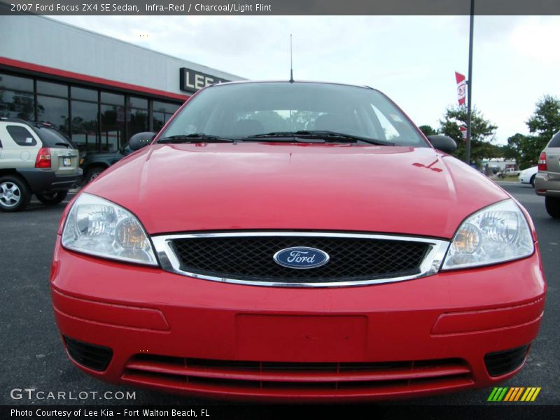 Infra-Red / Charcoal/Light Flint 2007 Ford Focus ZX4 SE Sedan