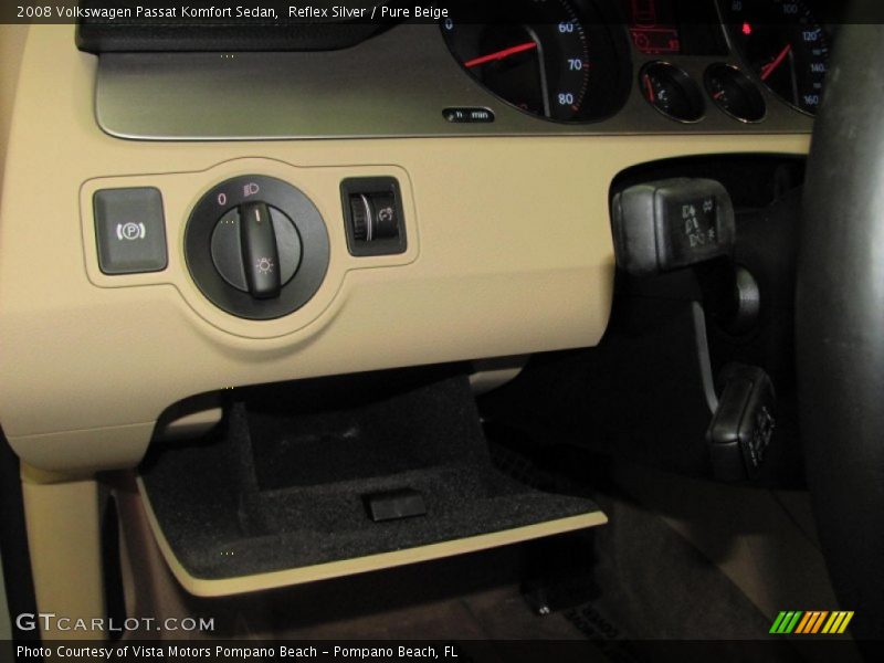 Reflex Silver / Pure Beige 2008 Volkswagen Passat Komfort Sedan