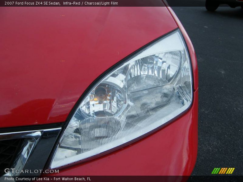 Infra-Red / Charcoal/Light Flint 2007 Ford Focus ZX4 SE Sedan