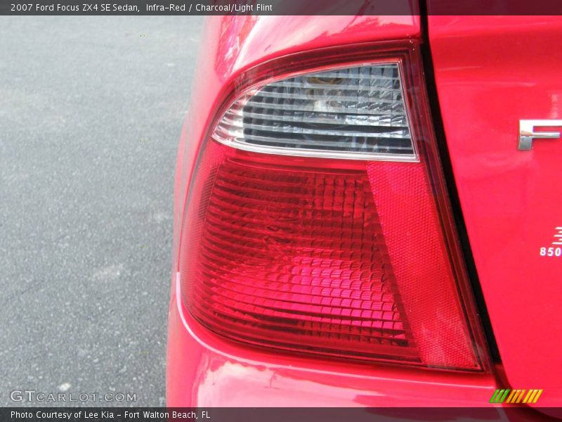 Infra-Red / Charcoal/Light Flint 2007 Ford Focus ZX4 SE Sedan