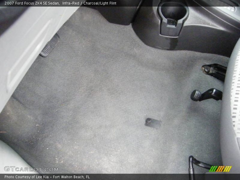 Infra-Red / Charcoal/Light Flint 2007 Ford Focus ZX4 SE Sedan