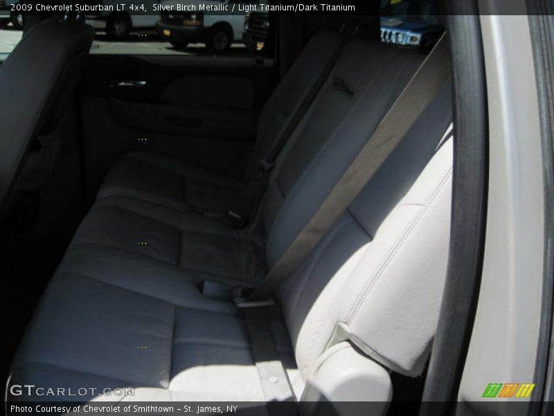 Silver Birch Metallic / Light Titanium/Dark Titanium 2009 Chevrolet Suburban LT 4x4
