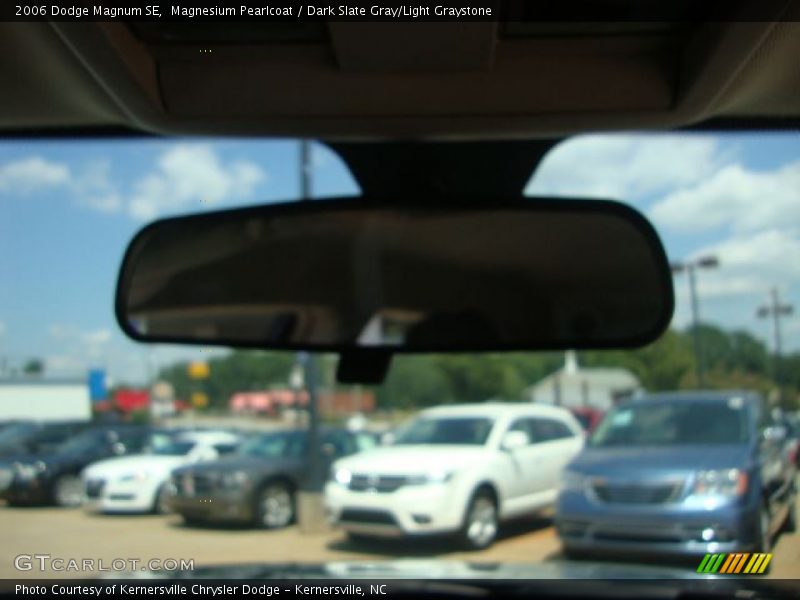 Magnesium Pearlcoat / Dark Slate Gray/Light Graystone 2006 Dodge Magnum SE