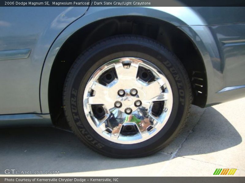 Magnesium Pearlcoat / Dark Slate Gray/Light Graystone 2006 Dodge Magnum SE