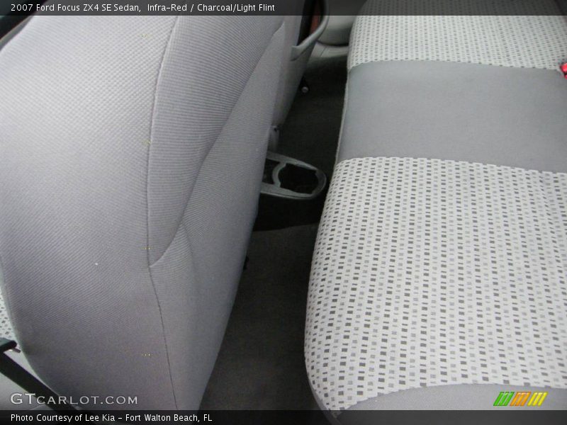 Infra-Red / Charcoal/Light Flint 2007 Ford Focus ZX4 SE Sedan