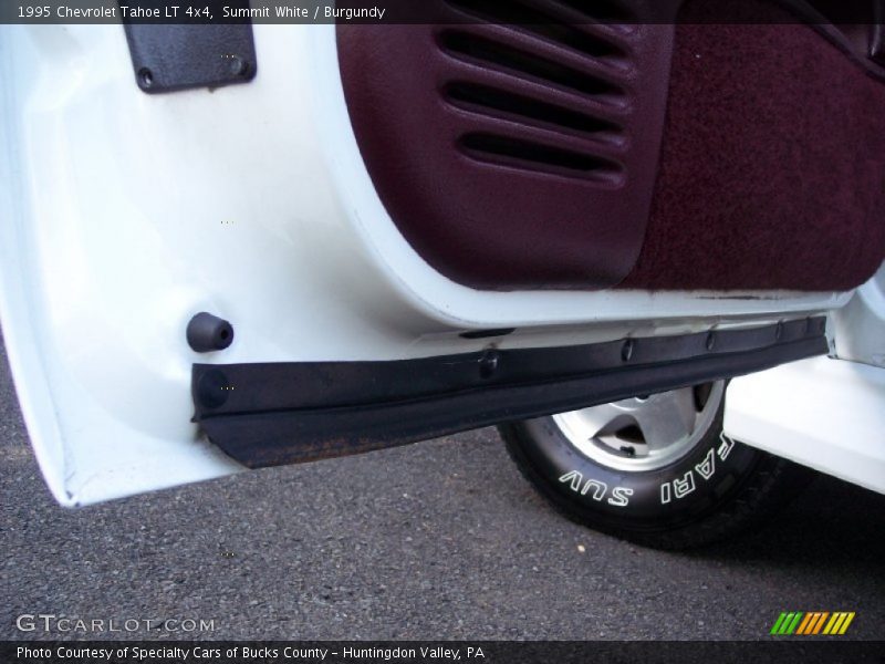 Summit White / Burgundy 1995 Chevrolet Tahoe LT 4x4