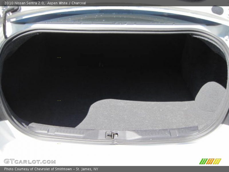 Aspen White / Charcoal 2010 Nissan Sentra 2.0