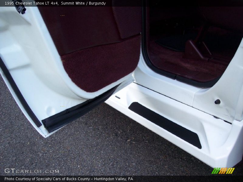 Summit White / Burgundy 1995 Chevrolet Tahoe LT 4x4