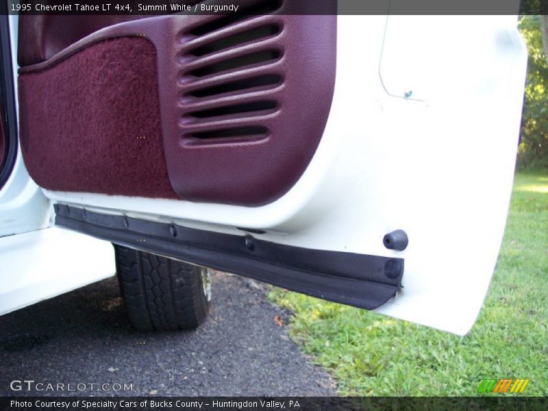 Summit White / Burgundy 1995 Chevrolet Tahoe LT 4x4
