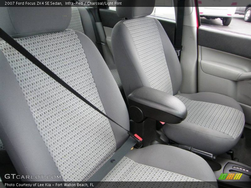 Infra-Red / Charcoal/Light Flint 2007 Ford Focus ZX4 SE Sedan