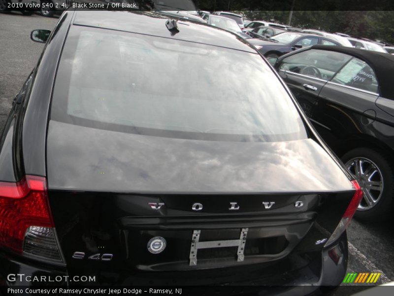 Black Stone / Off Black 2010 Volvo S40 2.4i