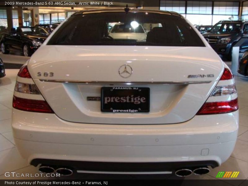 Arctic White / Black 2009 Mercedes-Benz S 63 AMG Sedan