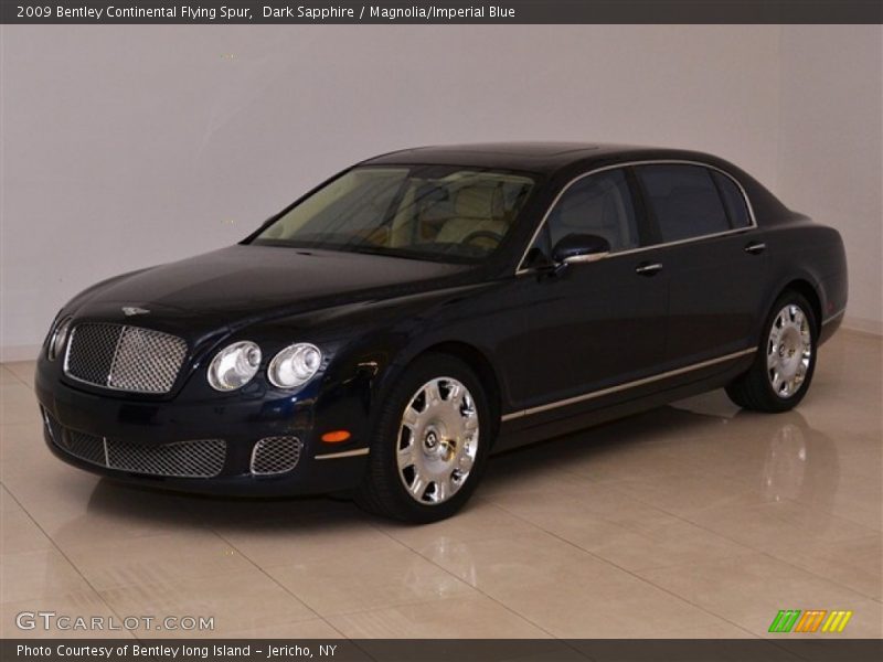 Front 3/4 View of 2009 Continental Flying Spur 