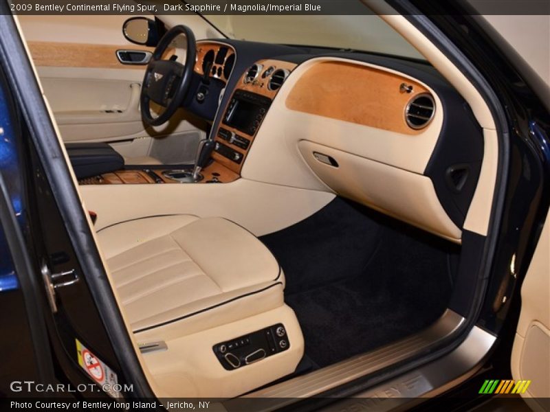 Dashboard of 2009 Continental Flying Spur 